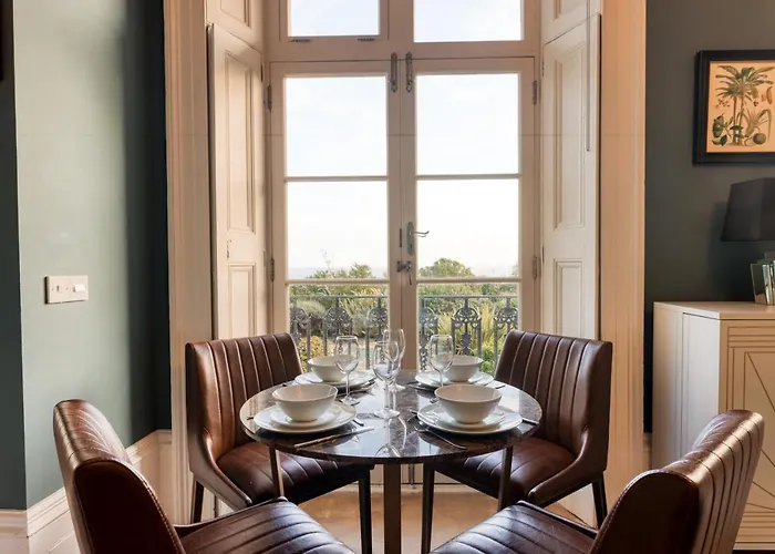 The Regency - Sea Views And A Modern Art Deco Style Interior
